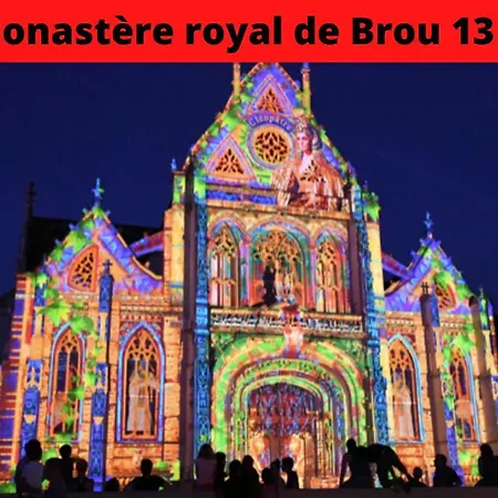 T2 4 Pers, Bus , Lycee, Centre Ville, Restaurant, Supermarche
